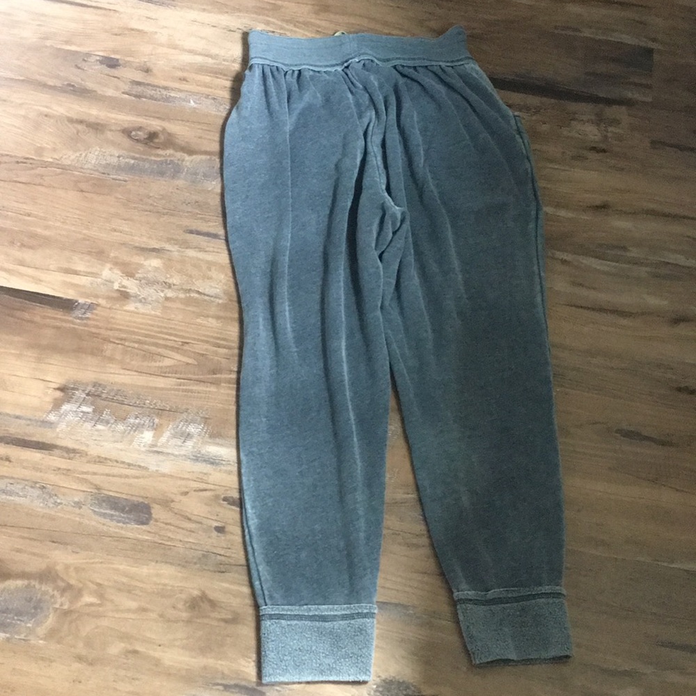 Loungewear - image 7